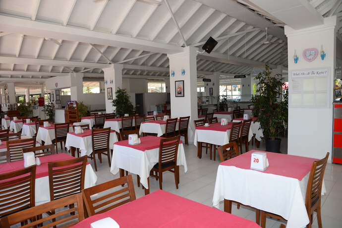 Imagen del bar/restaurante del Hotel Karbel - All Inclusive. Foto 5