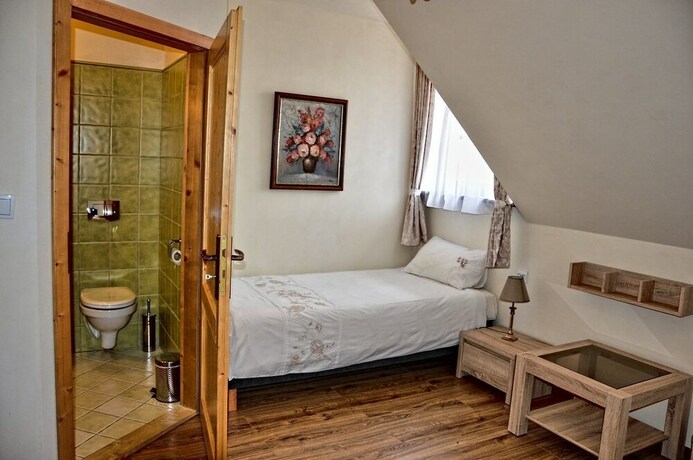 Imagen de la habitación del Hotel Karczma Rzym and Straszny Dwor. Foto 19