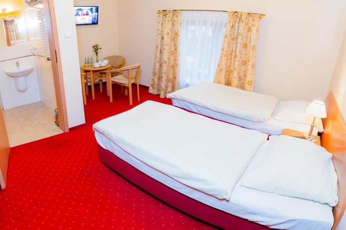 Imagen de la habitación del Hotel Karczyce. Foto 12