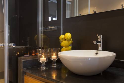 Imagen de la habitación del Hotel Kare No Apartments By Sitges Group. Foto 12