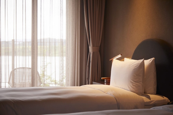 Imagen de la habitación del Hotel Karen. Foto 12