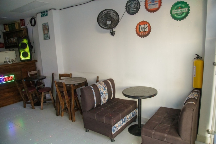 Imagen del bar/restaurante del Hotel Kariary. Foto 4