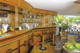 Imagen del bar/restaurante del Hotel Karibea Baie Du Galion Resort - Hotel Galion. Foto 4