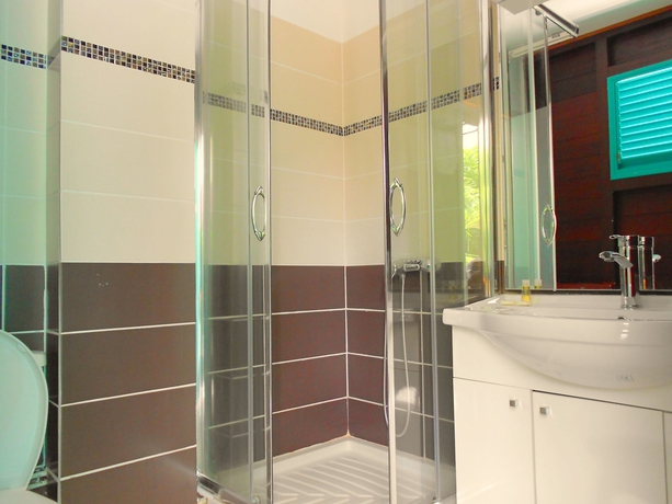 Imagen de la habitación del Hotel Karibea Camelia Residence. Foto 12