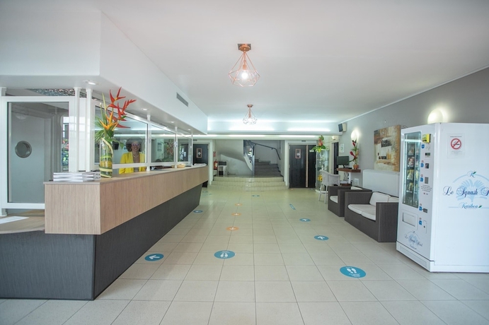 Imagen de los interiores del Hotel Karibea Squash. Foto 14