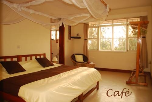 Imagen de la habitación del Hotel Karibu Entebbe. Foto 8