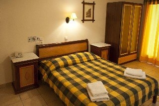 Imagen de los exteriores del Hotel Karidis. Foto 4