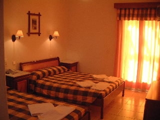 Imagen de los exteriores del Hotel Karidis. Foto 5