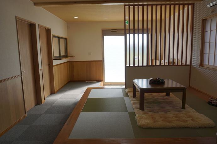 Imagen de los interiores del Hotel Karin Doo. Foto 14