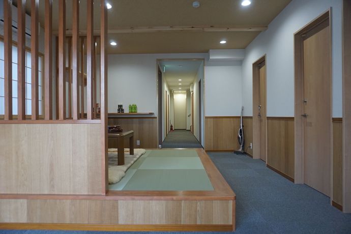 Imagen de los interiores del Hotel Karin Doo. Foto 17