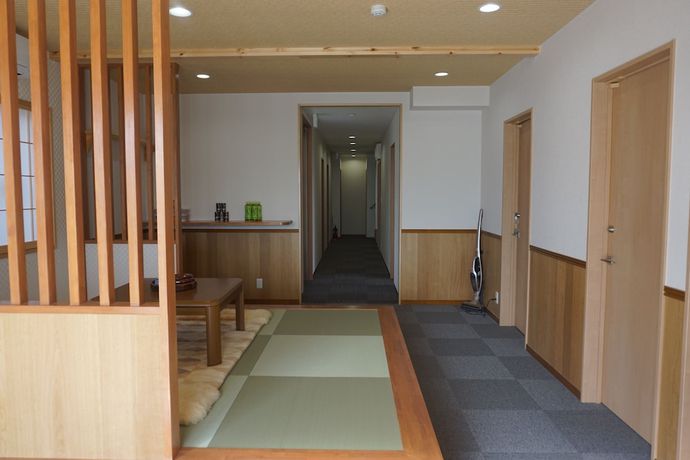 Imagen de los interiores del Hotel Karin Doo. Foto 19