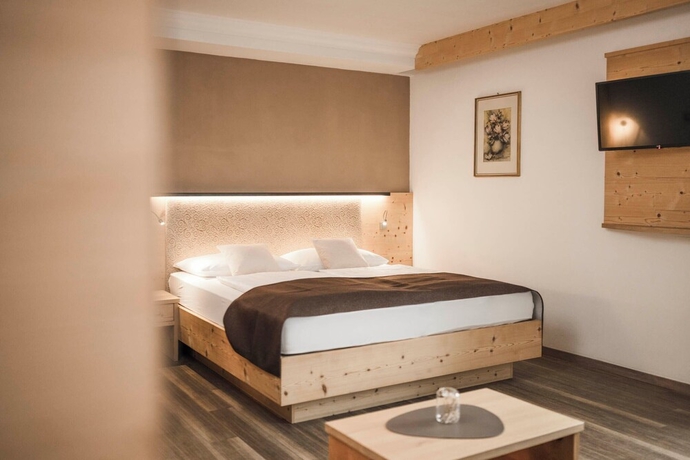 Imagen de la habitación del Hotel Karin, Tirol - Tirolo. Foto 2