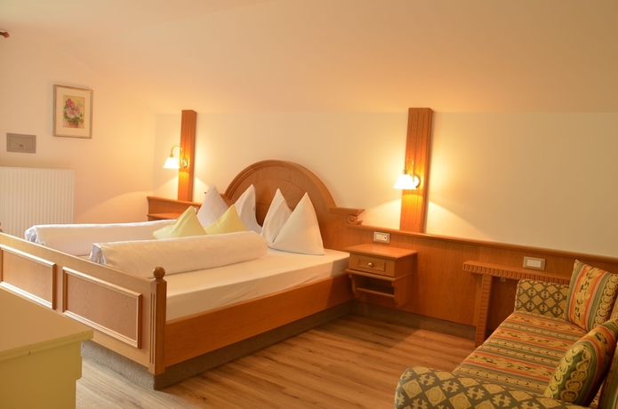 Imagen de la habitación del Hotel Karin, Tirol - Tirolo. Foto 3