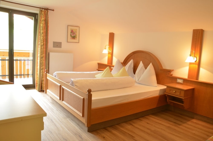 Imagen de la habitación del Hotel Karin, Tirol - Tirolo. Foto 4