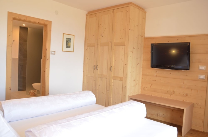 Imagen de la habitación del Hotel Karin, Tirol - Tirolo. Foto 6