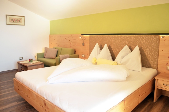 Imagen de la habitación del Hotel Karin, Tirol - Tirolo. Foto 7