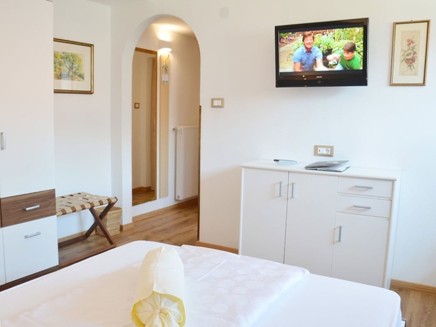 Imagen de la habitación del Hotel Karin, Tirol - Tirolo. Foto 10