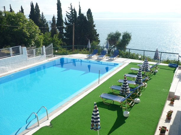 Imagen de la piscina del Hotel Karina, Benitses. Foto 12