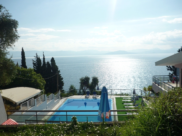 Imagen de la piscina del Hotel Karina, Benitses. Foto 13