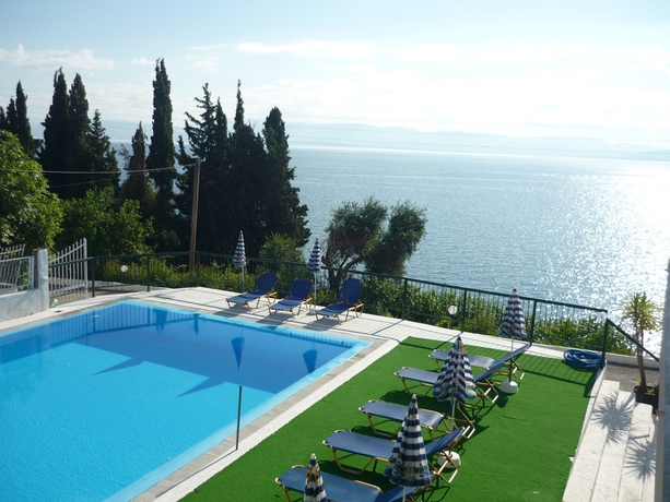 Imagen de la piscina del Hotel Karina, Benitses. Foto 15