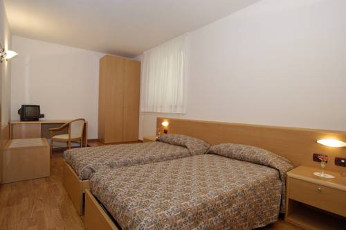 Imagen de la habitación del Hotel Karinhall. Foto 9