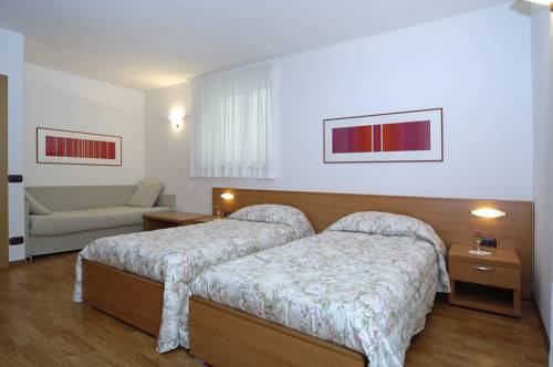 Imagen de la habitación del Hotel Karinhall. Foto 11