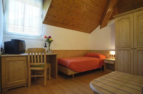 Imagen de la habitación del Hotel Karinhall. Foto 16