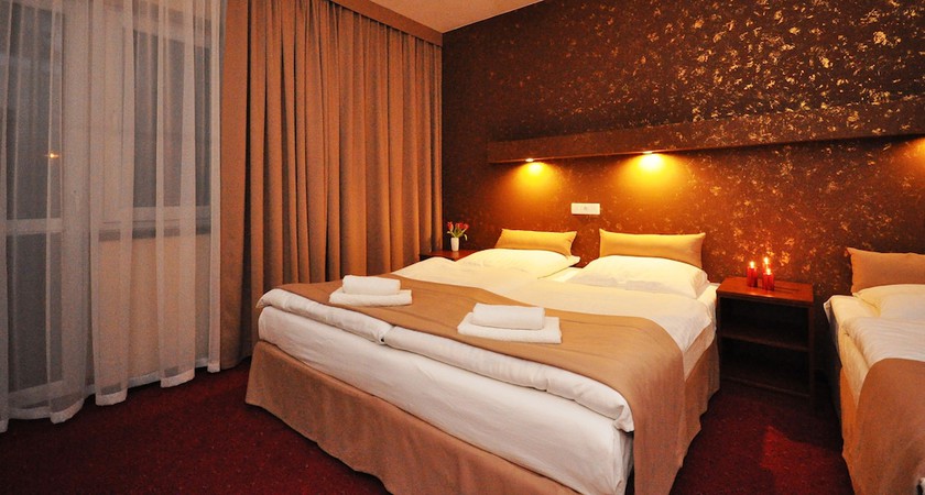Imagen de la habitación del Hotel Karino Spa. Foto 3