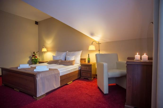 Imagen de la habitación del Hotel Karino Spa. Foto 5