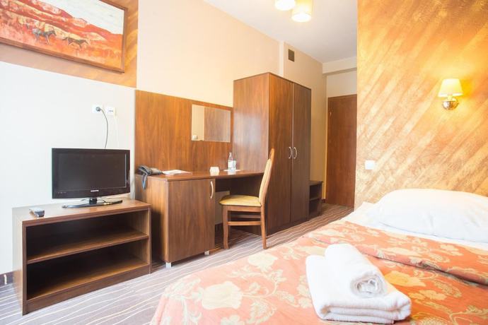 Imagen de la habitación del Hotel Karino Spa. Foto 6