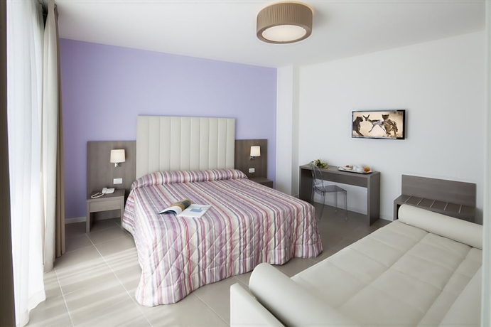 Imagen de la habitación del Hotel Karinzia. Foto 9