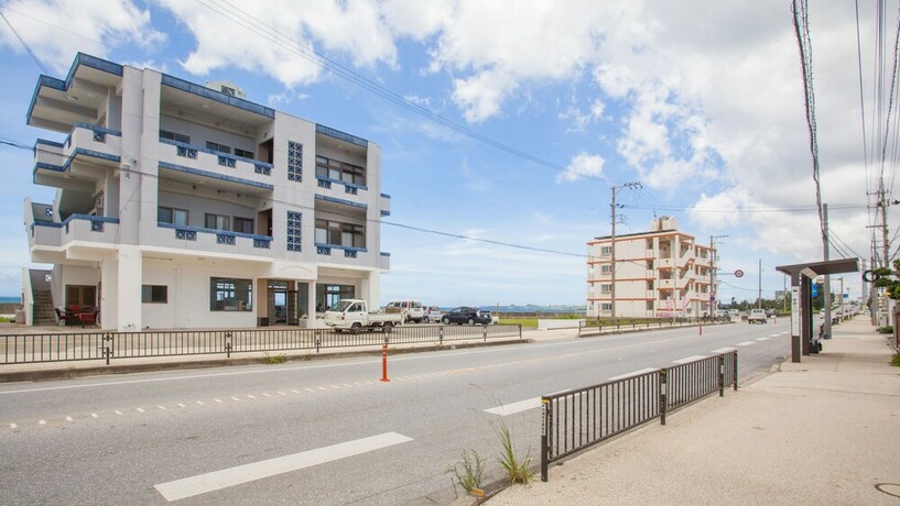 Imagen general del Hotel Kariyushi Condominium Resort Kin New Covenant. Foto 3