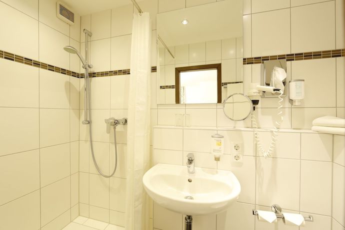 Imagen de la habitación del Hotel Karl Noss. Foto 17