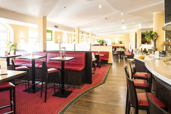 Imagen de los interiores del Hotel Karl-Wirt. Foto 12