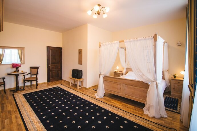 Imagen de la habitación del Hotel Karlhof. Foto 17