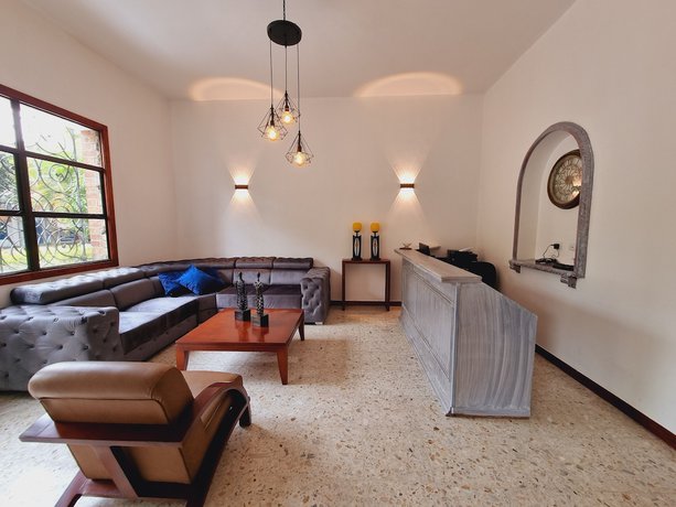 Imagen de los interiores del Hotel Karlo. Foto 20