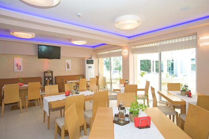 Imagen del bar/restaurante del Hotel Karlovo. Foto 2
