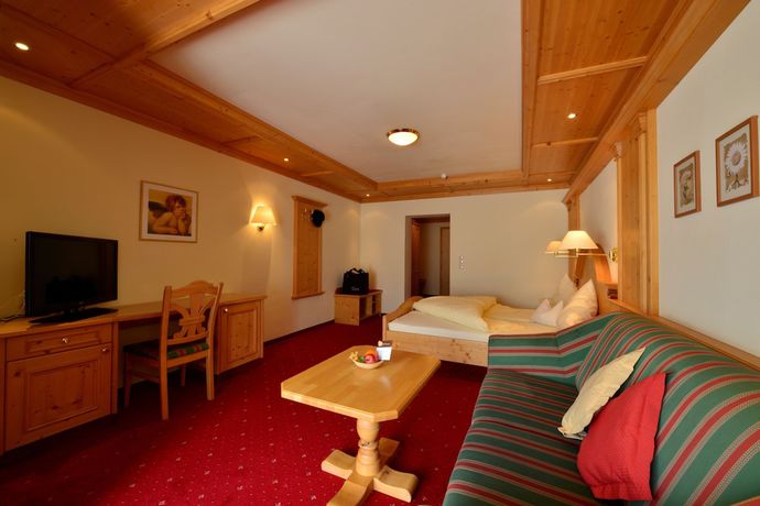 Imagen de la habitación del Hotel Karlwirt. Foto 12