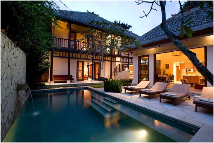 Imagen de la piscina del Hotel Karma Jimbaran. Foto 18