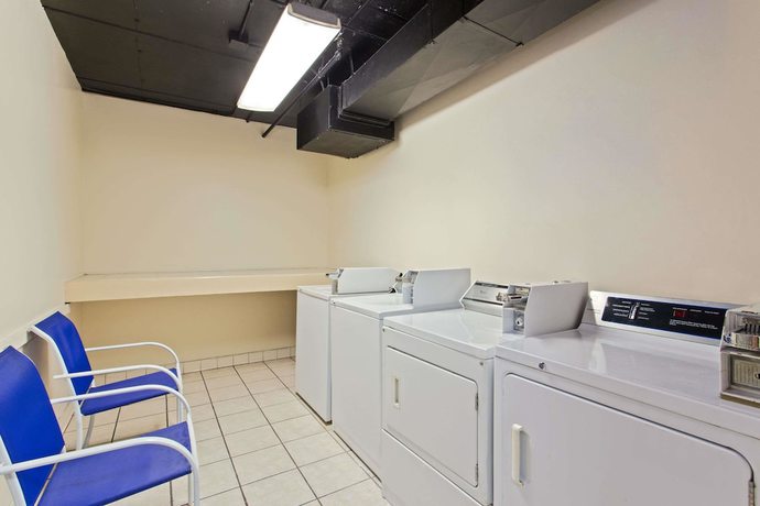 Imagen de los interiores del Hotel Karma Nest Tampa. Foto 17