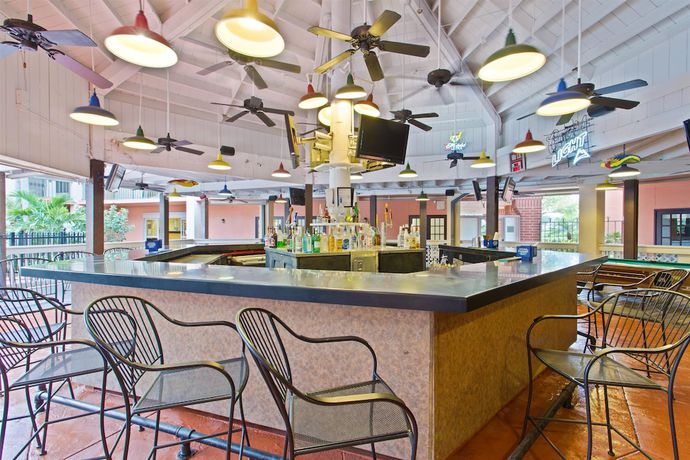 Imagen del bar/restaurante del Hotel Karma Nest Tampa. Foto 6