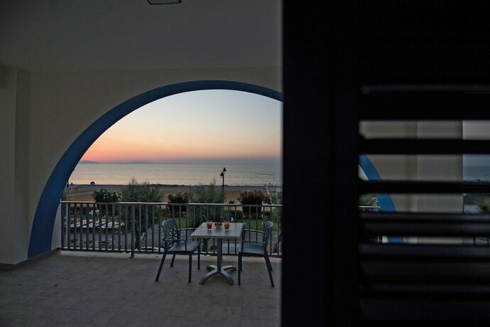 Imagen general del Hotel Karma Resort, Venetico. Foto 7