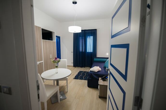 Imagen de la habitación del Hotel Karma Resort, Venetico. Foto 15