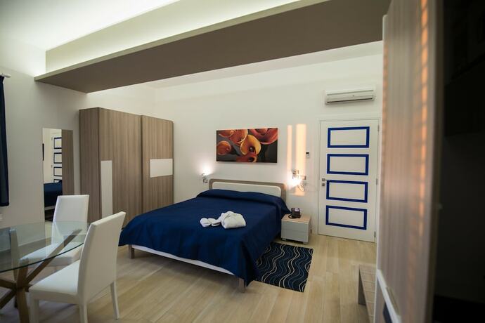 Imagen de la habitación del Hotel Karma Resort, Venetico. Foto 19