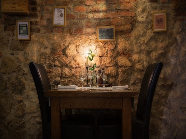 Imagen del bar/restaurante del Hotel Karmel. Foto 4