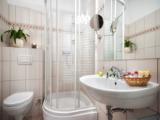 Imagen de la habitación del Hotel Karmel. Foto 13