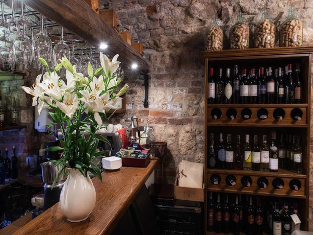 Imagen del bar/restaurante del Hotel Karmel. Foto 7