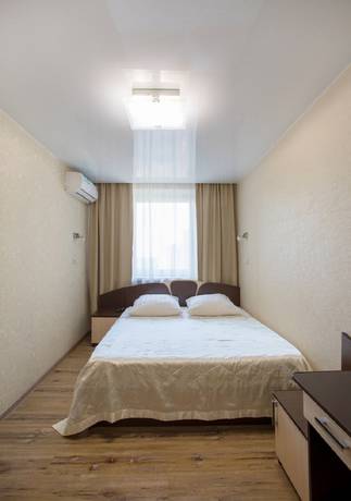 Imagen de la habitación del Hotel Karmen. Foto 12