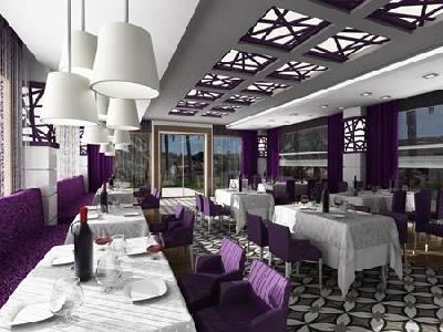 Imagen del bar/restaurante del Hotel Karmir Resort and Spa. Foto 6