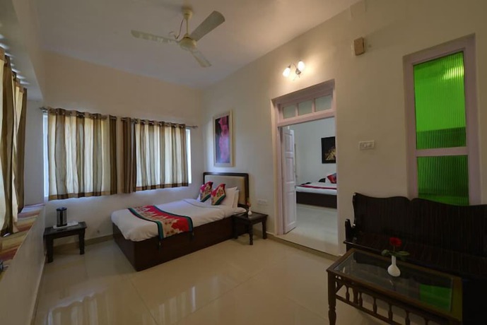 Imagen de la habitación del Hotel Karnavati. Foto 10
